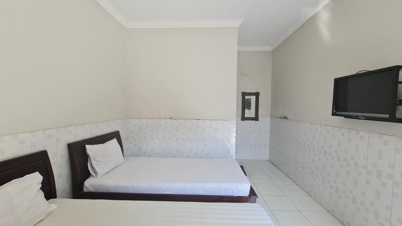 Oyo 90831 Hotel Gardenia Prambanan Yogyakarta Exterior photo