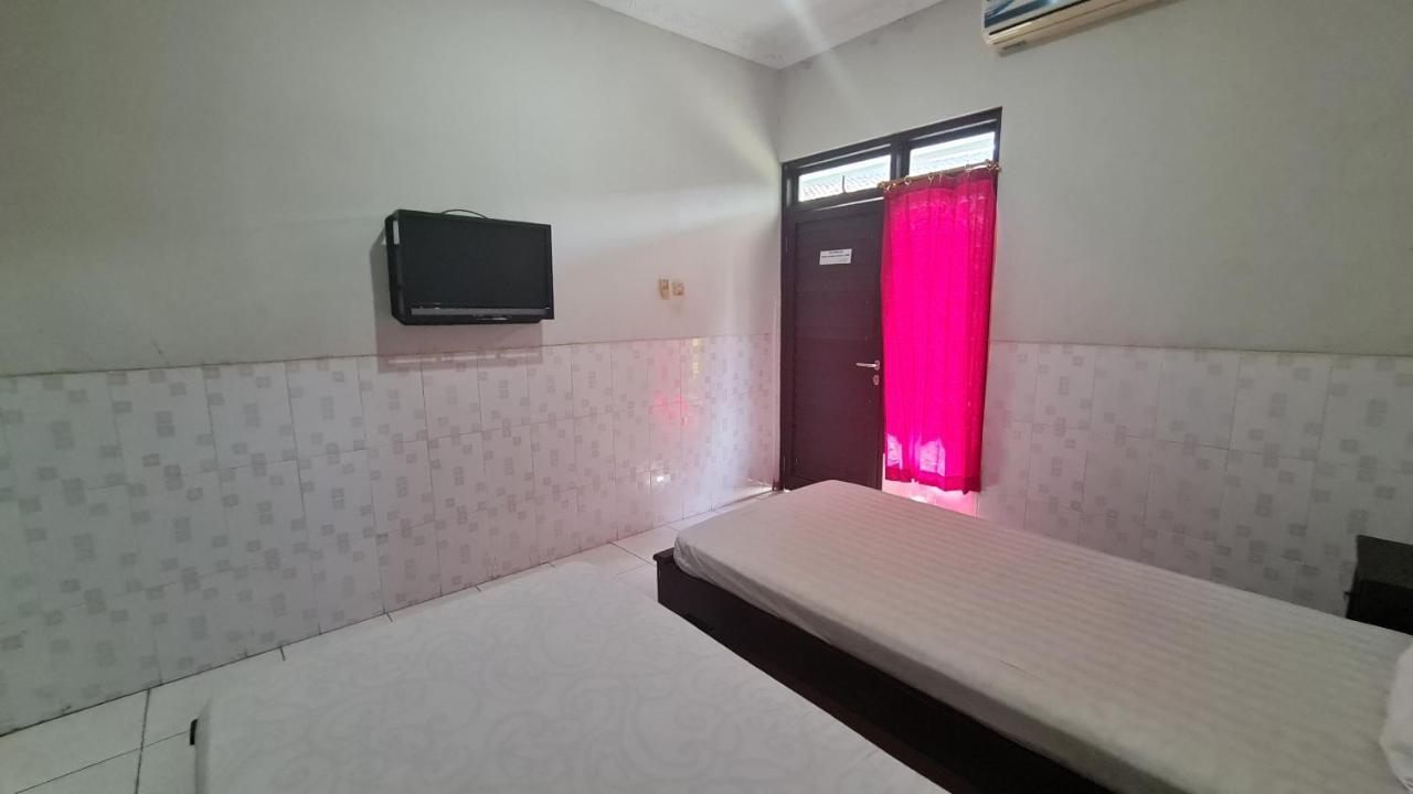 Oyo 90831 Hotel Gardenia Prambanan Yogyakarta Exterior photo